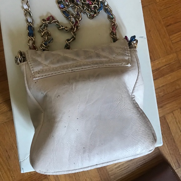 Aldo - White Quilted Crossbody Bag with Chain - Picture 8 of 10